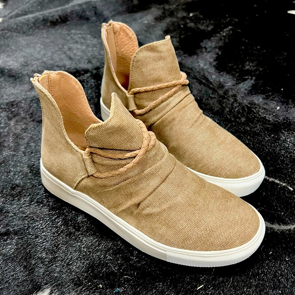 Legacy Sneakers